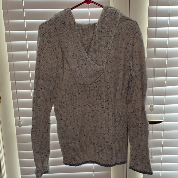 Women’s Hooded Patagonia - Picture 6 of 6